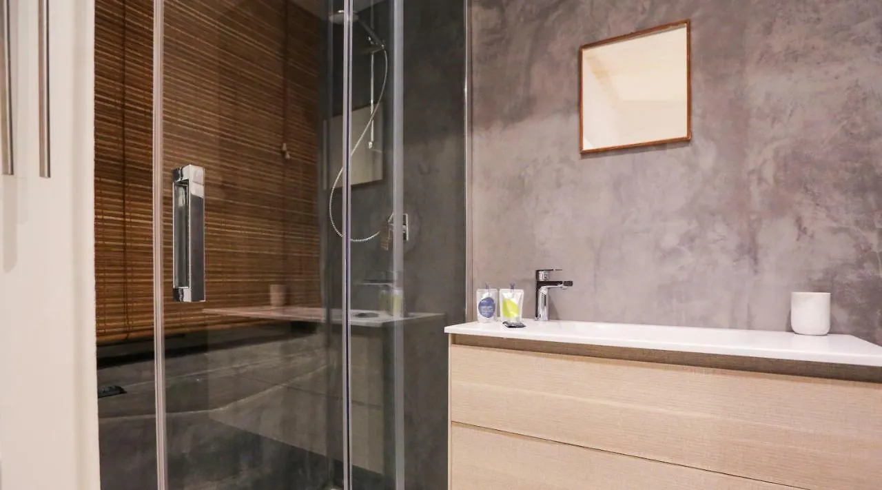 Valletta Collection - Hastings Studios 0*,